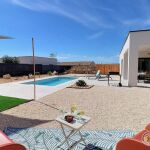 Villa indépendante avec piscine privée chauffée et terrain clos Villa indépendante avec piscine privée chauffée et terrain clos