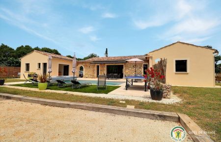 Le Bastidon avec piscine privée chauffée, terrain de pétanque ping pong cuisine d'été Gîte n°113722 Labastide-de-Virac - Ardèche - Le Bastidon avec piscine privée chauffée, terrain de pétanque ping pong cuisine d'été