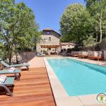 Domaine des Brugi&egrave;res pour 22 personnes avec piscine privative dans un environnement de r&ecirc;ve