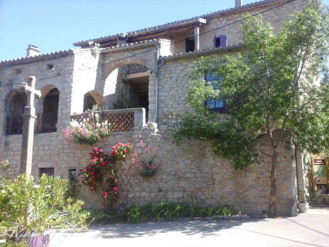 photo 0