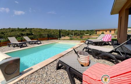 G&icirc;te n&deg;23722 Balazuc - Ard&egrave;che - Villa ind&eacute;pendante avec piscine priv&eacute;e et terrasse couverte