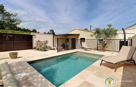 Piscine privée terrasse couverte et espace extérieur clos Gîte n°294718 Saint-Sauveur-de-Cruzières - Ardèche - Piscine privée terrasse couverte et espace extérieur clos