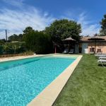 Grande piscine à partager Grande piscine à partager