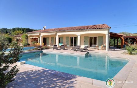 G&icirc;te n&deg;305705 Les Salelles - Ard&egrave;che - Belle villa ind&eacute;pendante avec jardin, piscine priv&eacute;e, cuisine d'&eacute;t&eacute; et terrain de p&eacute;tanque