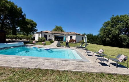 Villa indépendante avec piscine privative et jardin clos Gîte n°330775 Vallon-Pont-d'Arc - Ardèche - Villa indépendante avec piscine privative et jardin clos