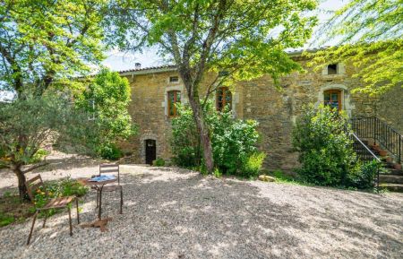 Chambre d'h&ocirc;tes n&deg;556 Lagorce - Ard&egrave;che - B&acirc;tisse pleine de charme et ses 5 chambres d'h&ocirc;tes