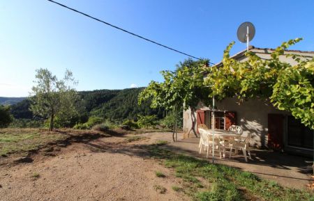 La terrasse du gîte Gîte n°50021 Chambonas - Ardèche - La terrasse du gîte