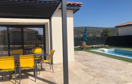 G&icirc;te n&deg;330771 Vallon-Pont-d'Arc - Ard&egrave;che - Villa ind&eacute;pendante avec piscine priv&eacute;e et terrasse couverte 