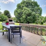 Terrasse avec jolie vue sur le jardin