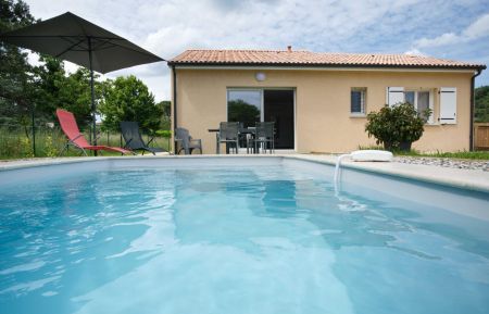G&icirc;te n&deg;325712 Ucel - Ard&egrave;che - Maison de plain-pied, climatis&eacute;e avec piscine privative