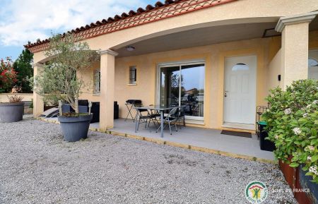 Gîte avec terrasse couverte équipée d'une plancha et transats Gîte n°207731 Saint-Alban-Auriolles - Ardèche - Gîte avec terrasse couverte équipée d'une plancha et transats