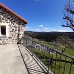 La terrasse du g&icirc;te et sa vue panoramique sur le paysage ard&eacute;chois