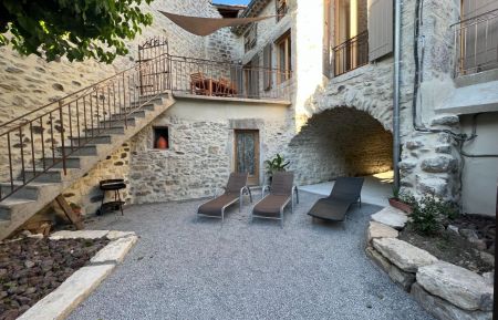 G&icirc;te n&deg;241705 Saint-Germain - Ard&egrave;che - Cam&eacute;lia au 1er niveau et ses espaces ext&eacute;rieurs privatifs