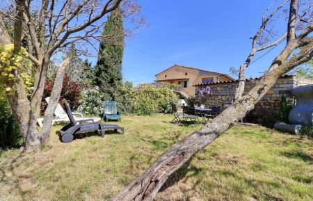 Jardin privatif en contrebas du gîte Gîte n°247702 Saint-Jean-le-Centenier - Ardèche - Jardin privatif en contrebas du gîte