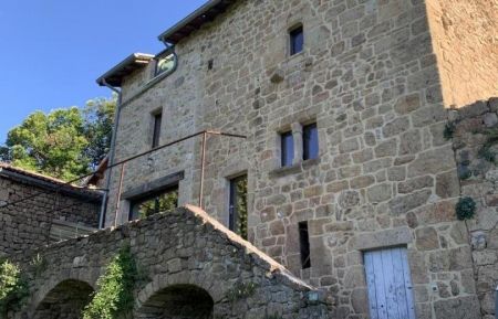 G&icirc;te n&deg;65704 Chirols - Ard&egrave;che - Le g&icirc;te C&ocirc;t&eacute; vall&eacute;e