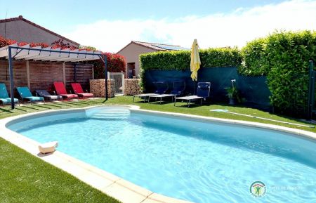 G&icirc;te n&deg;110701 Joyeuse - Ard&egrave;che - La piscine &agrave; partager