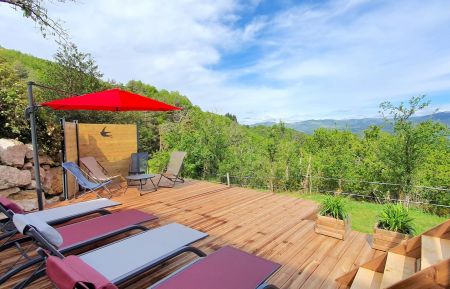 G&icirc;te n&deg;73701 Le Crestet - Ard&egrave;che - Vue sur la vall&eacute;e du Doux 