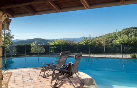 G&icirc;te n&deg;93701 Genestelle - Ard&egrave;che - Piscine