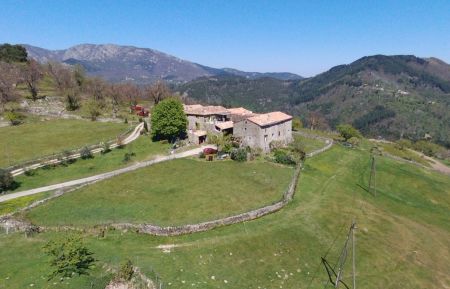 G&icirc;te n&deg;29703 Beaumont - Ard&egrave;che - Le g&icirc;te Le P&eacute;lou dans une partie de la ferme