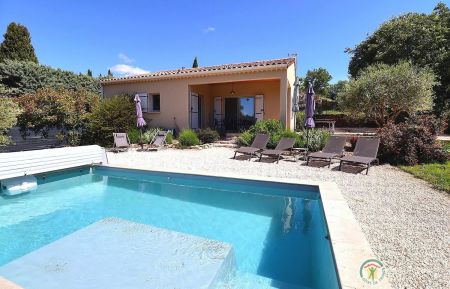 G&icirc;te n&deg;23712 Balazuc - Ard&egrave;che - Villa ind&eacute;pendante avec piscine privative s&eacute;curis&eacute;e, terrain clos, p&eacute;tanque et ping-pong