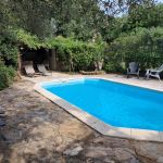 La piscine privative et son pool house La piscine privative et son pool house