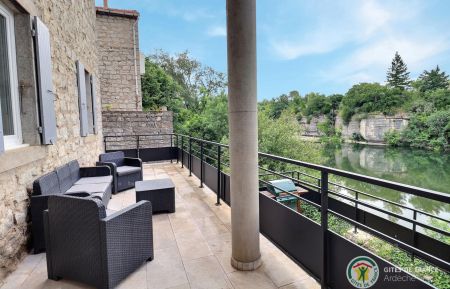 G&icirc;te n&deg;115725 Labeaume - Ard&egrave;che - Cadre exceptionnel avec terrasse face &agrave; la rivi&egrave;re et plage priv&eacute;e