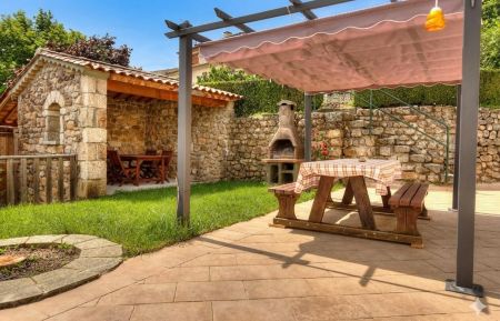 G&icirc;te n&deg;117041 Lablach&egrave;re - Ard&egrave;che - magnifique terrasse avec sa pergola, son barbecue et son abris jardin