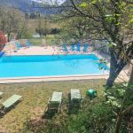 Belle piscine à partager avec une jolie vue Belle piscine à partager avec une jolie vue