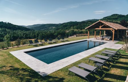 G&icirc;te n&deg;114707 Labatie-d'Andaure - Ard&egrave;che - Piscine privative & son pool-house comprenant salon de jardin et cuisine d'&eacute;t&eacute;. 