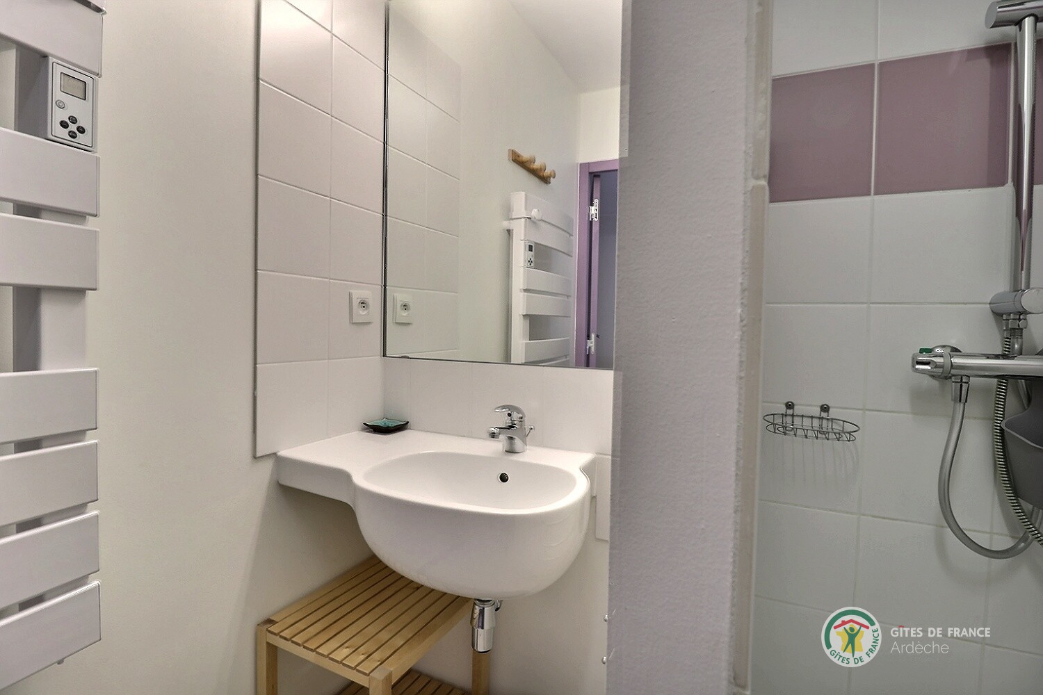 La salle d'eau de la chambre 2 photo 17