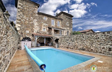 G&icirc;te n&deg;84700 Eclassan - Ard&egrave;che - Piscine priv&eacute;e et chauff&eacute;e