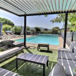 Piscine, spa, pergola ombragée et vue magnifique Piscine, spa, pergola ombragée et vue magnifique