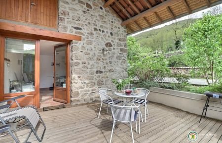 G&icirc;te n&deg;322039 Thueyts - Ard&egrave;che - Terrasse privative couverte