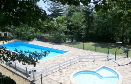 G&icirc;te n&deg;301018 Saint-Victor - Ard&egrave;che - Acc&egrave;s gratuit &agrave; la piscine de juin &agrave; ao&ucirc;t.