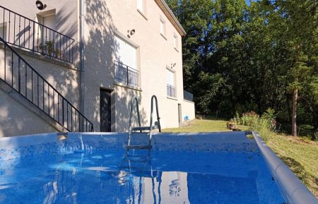 maison et piscine en été Gîte n°339709 Vesseaux - Ardèche - maison et piscine en été