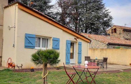 Le Petit Atelier vue du jardin Gîte n°19716 Aubenas - Ardèche - Le Petit Atelier vue du jardin